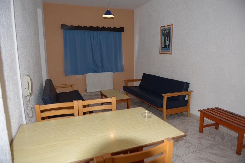 Carina Hotel apartamentowy Ajia Napa
